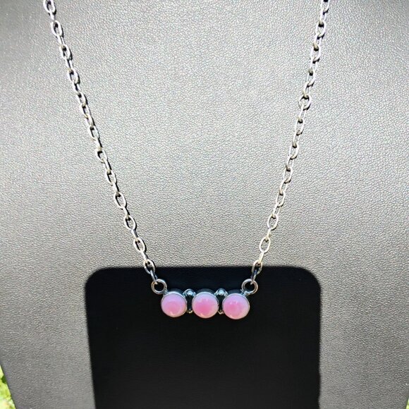 Southwest Pink Conch Shell Sterling Silver Triple Stone Bar Necklace Adjustable - Picture 2 of 9
